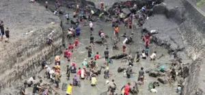 Bupati Ipuk Tinjau dan Serahkan Bantuan Warga Terdampak Bencana longsor di Pesanggaran