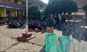 Kolaborasi Sungai Watch Dangan SMPN 3 Rogojampi, sosialisasikan Program Schoolbin Di lingkungan sekolah