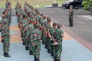 Dandim 0825/Banyuwangi Pimpin Apel Pemberangkatan Personel Ke Monas Jakarta Dalam Rangka HUT TNI Ke-79