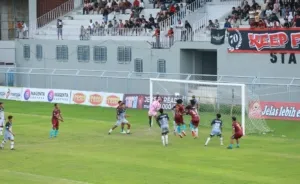 DPC Demokrat Banyuwangi Di Serbu Ratusan Supporter Berebut Tiket Pertandingan Persewangi