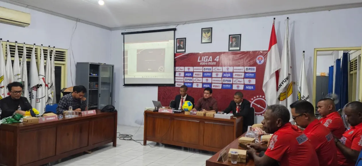Tim Patroli Perintis Presisi Polresta Banyuwangi Gelar Patroli Malam Dibarengi Aksi Sosial Dengan Berbagi Sahur dengan Mahasiswa