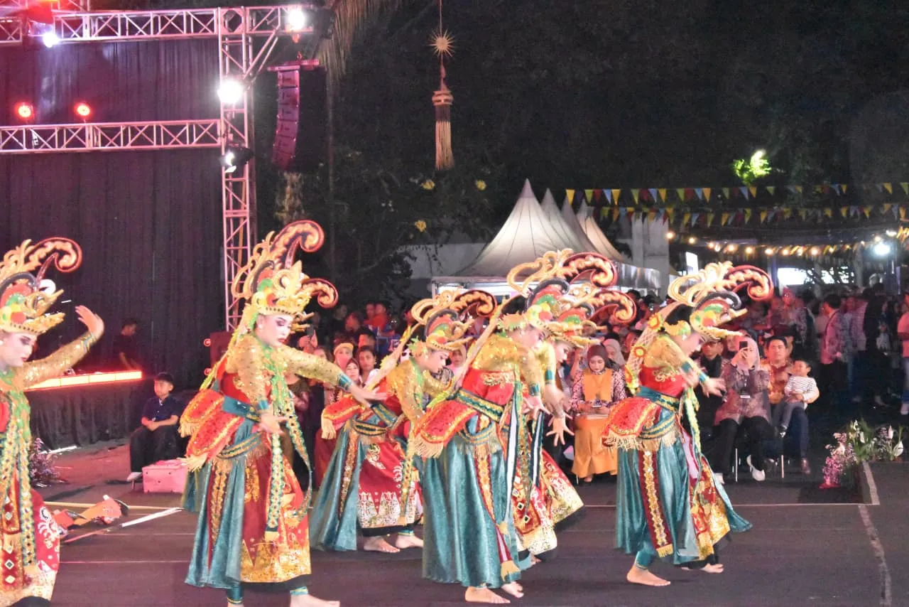 Dandim 0825 Banyuwangi Tunjukkan Dukungan Penuh pada Banyuwangi Batik Festival 2025: Sinergi TNI dan Pemerintah Gaungkan Budaya ke Dunia