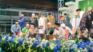 Ribuan Jamaah Padati Pantai Boom Marina, Kapolresta dan Waketum PBNU Lantunkan Sholawat Pemersatu Umat