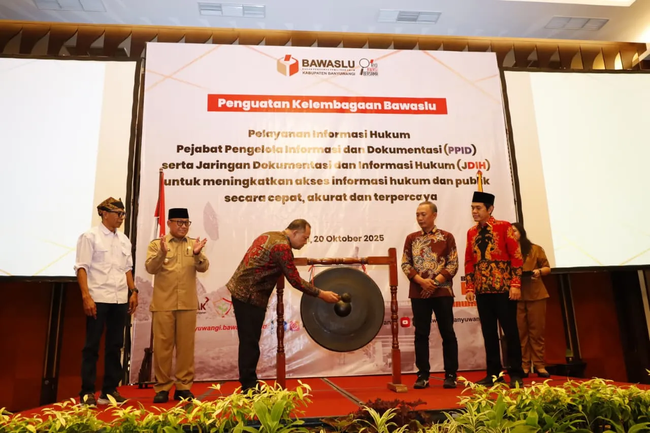 Wabup Mujiono Dorong Bawaslu Banyuwangi Perkuat Transparansi dan Keterbukaan Informasi Publik