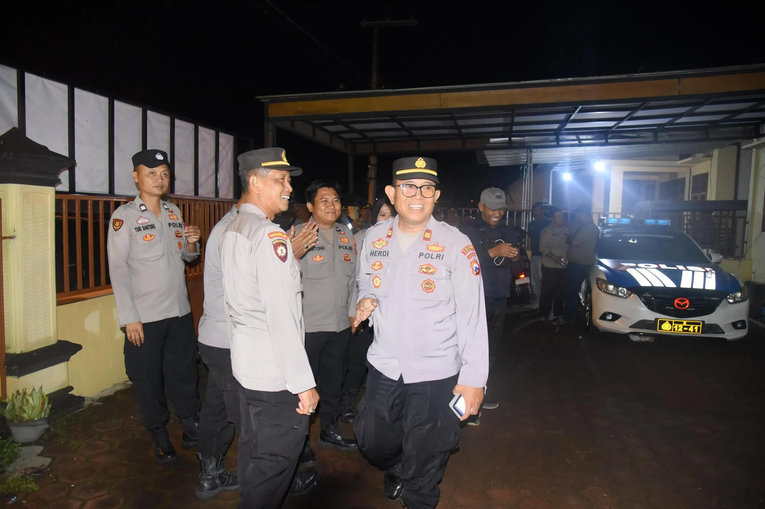 Kapolsek ‘Dijemput Paksa’, Warga Kaligedang Geruduk Mapolsek Ijen: Begini Fakta Sebenarnya!
