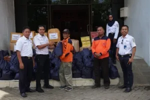 Tersentuh! KAI Daop 9 Jember Bawa Bantuan Besar untuk Pengungsi Semeru