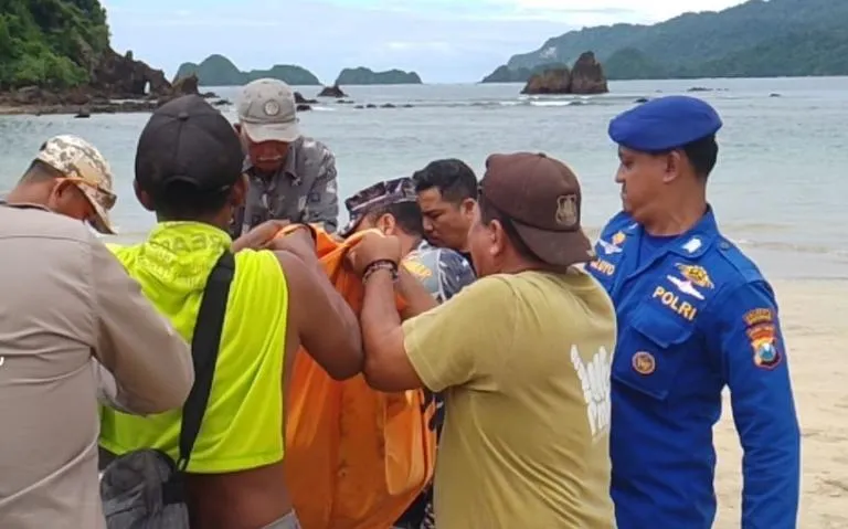 Evakuasi Dramatis! Penyelam Hilang di Rajegwesi Ditemukan Tewas Tersangkut Karang Kedalaman 40 Meter