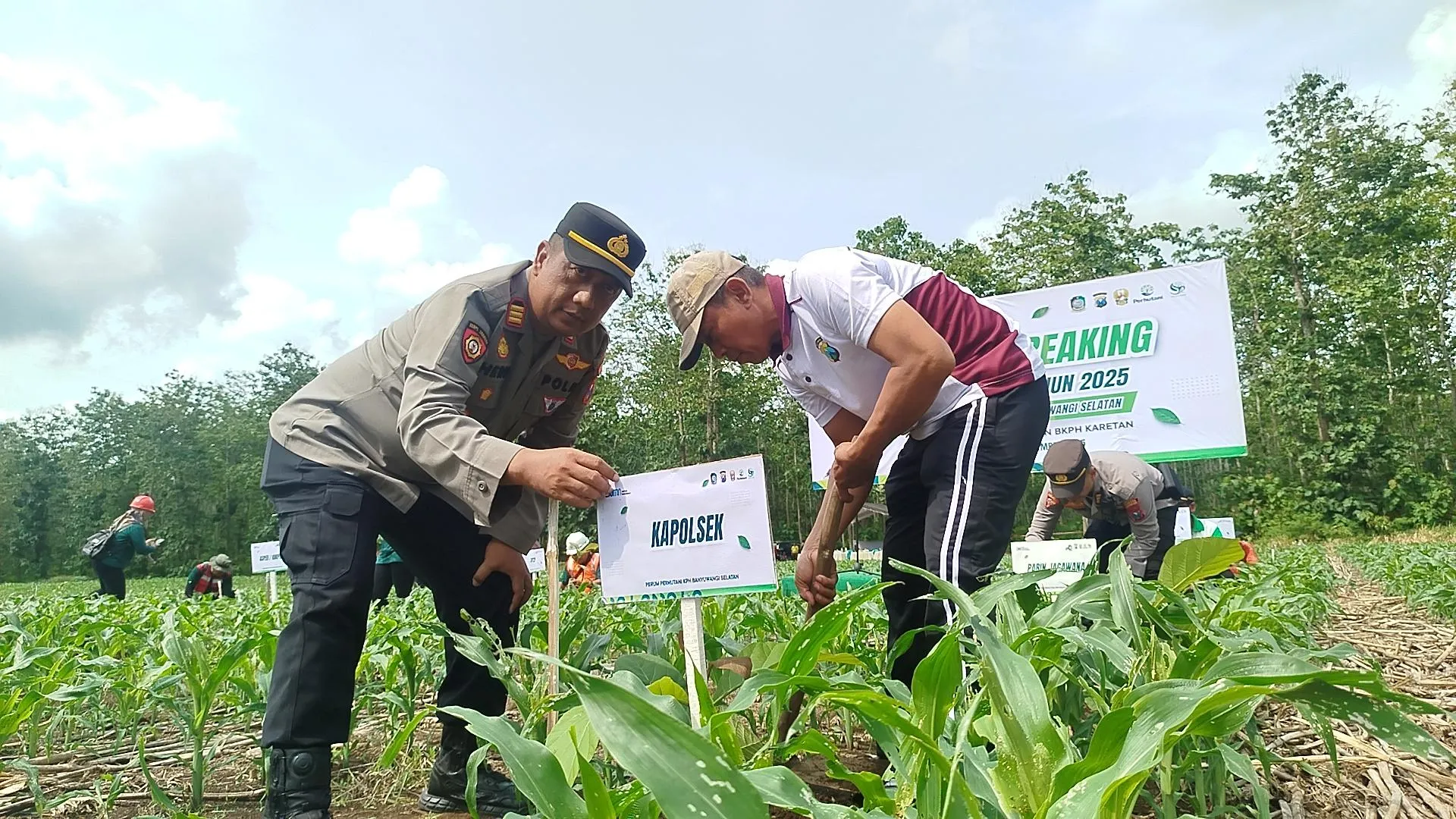 Kapolsek Purwoharjo: Aksi Sedekah Oksigen Perhutani Bukti Sinergitas Jaga Alam Banyuwangi