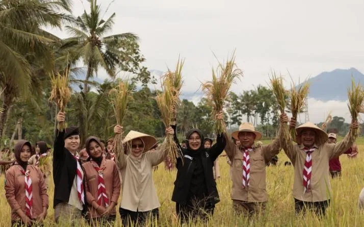 Strategi Kolaborasi Bupati Ipuk Bikin Banyuwangi Surplus Pangan Tahun 2025