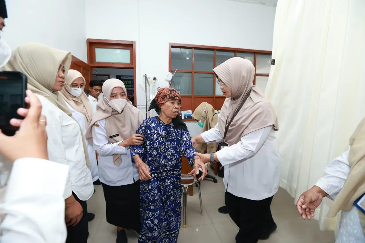 Luar Biasa! Kini Warga Banyuwangi Bisa Periksa ke Dokter Spesialis Langsung di Puskesmas