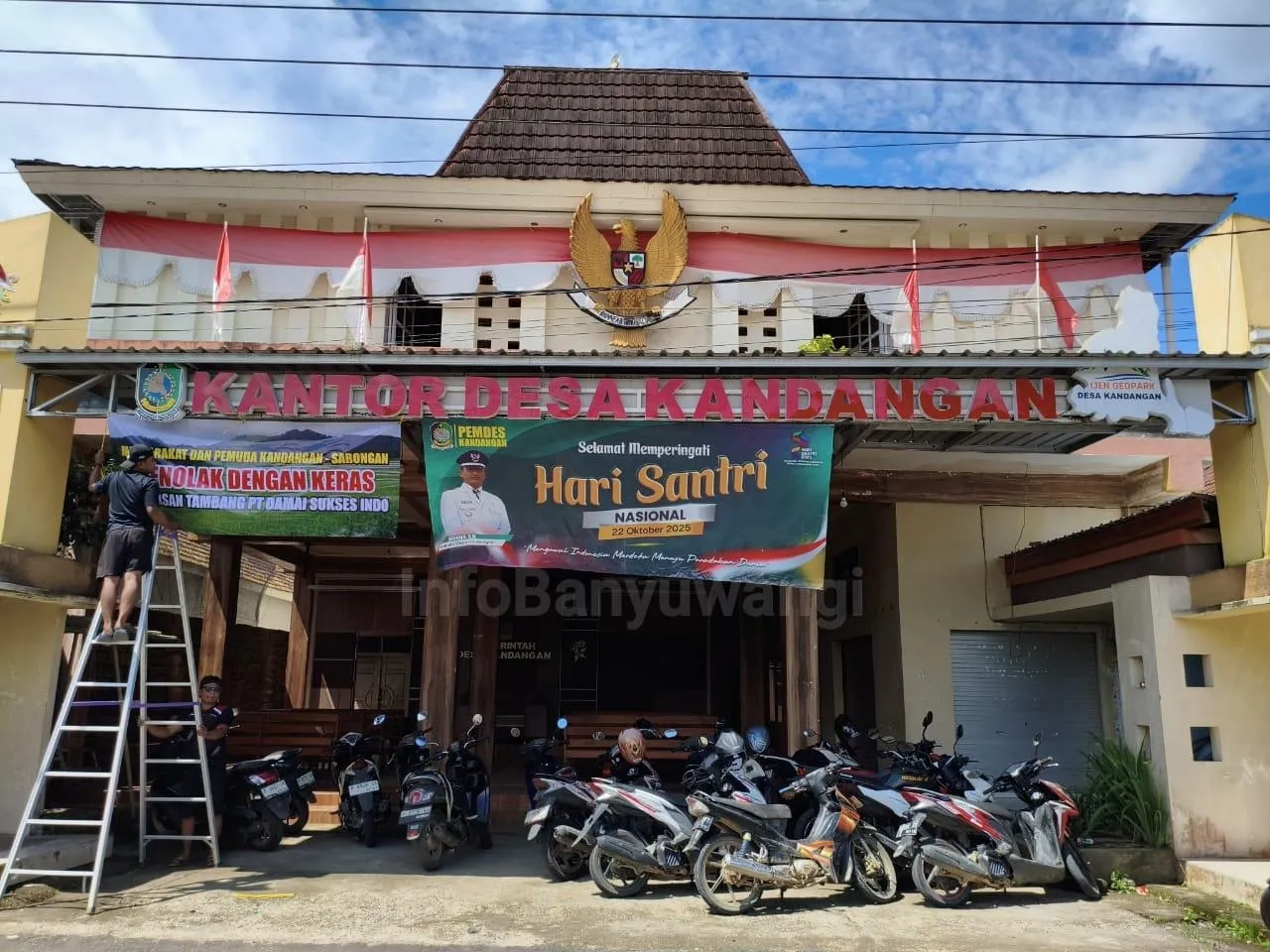 Banyuwangi Selatan Memanas, Ratusan Warga Pasang Spanduk Tolak Tambang Emas