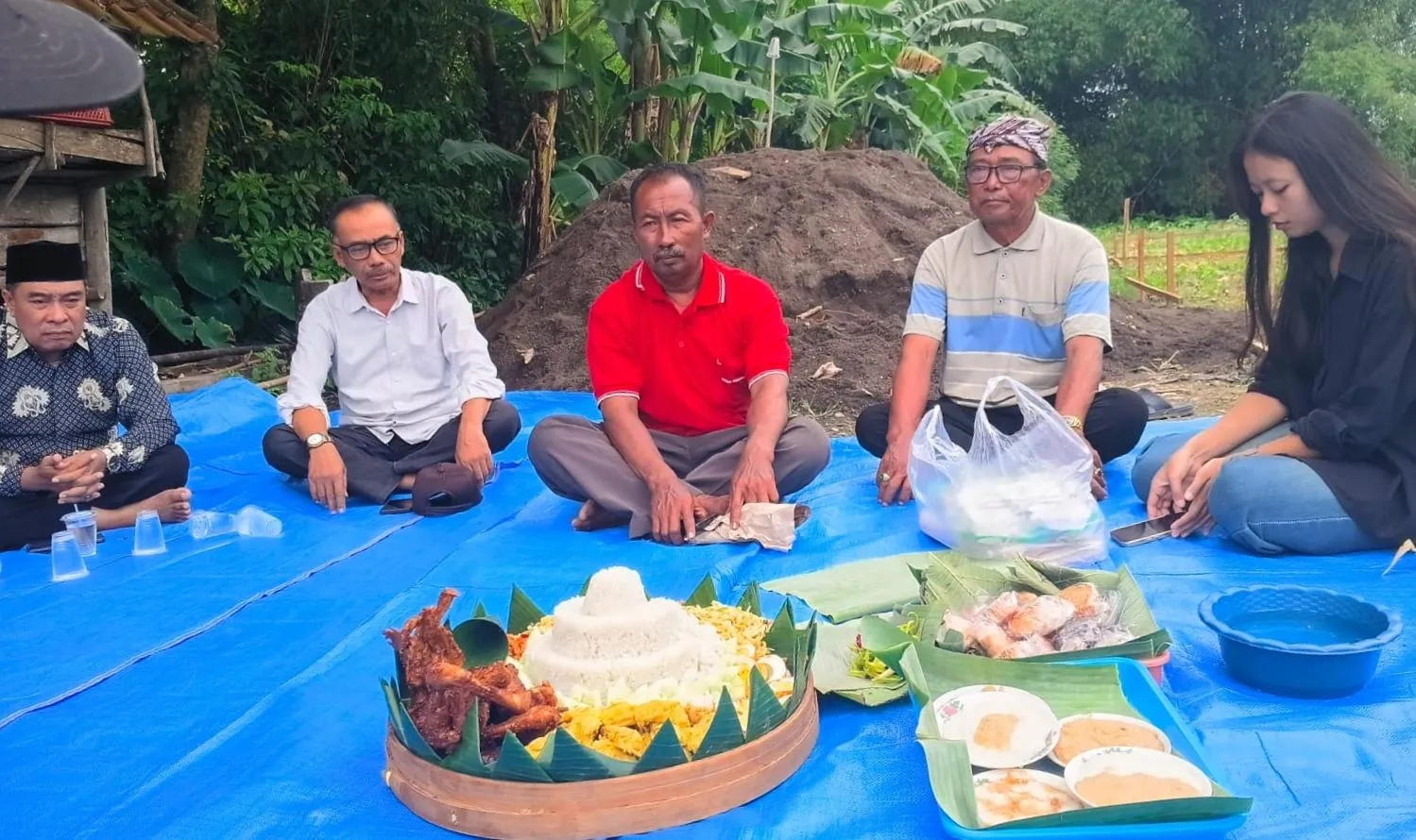 Selamatan Buka Bumi Warnai Awal Pembangunan Gedung Koperasi Merah Putih Grajagan