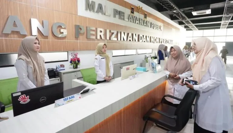 Hari Pertama Kerja ASN WFA, Ipuk Fiestiandani Turun Langsung Cek Layanan Publik Banyuwangi