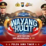 Polda Jatim menggelar pentas wayang kulit semalam suntuk di Banyuwangi dengan dalang Ki Bayu Aji serta hiburan seniman lokal
